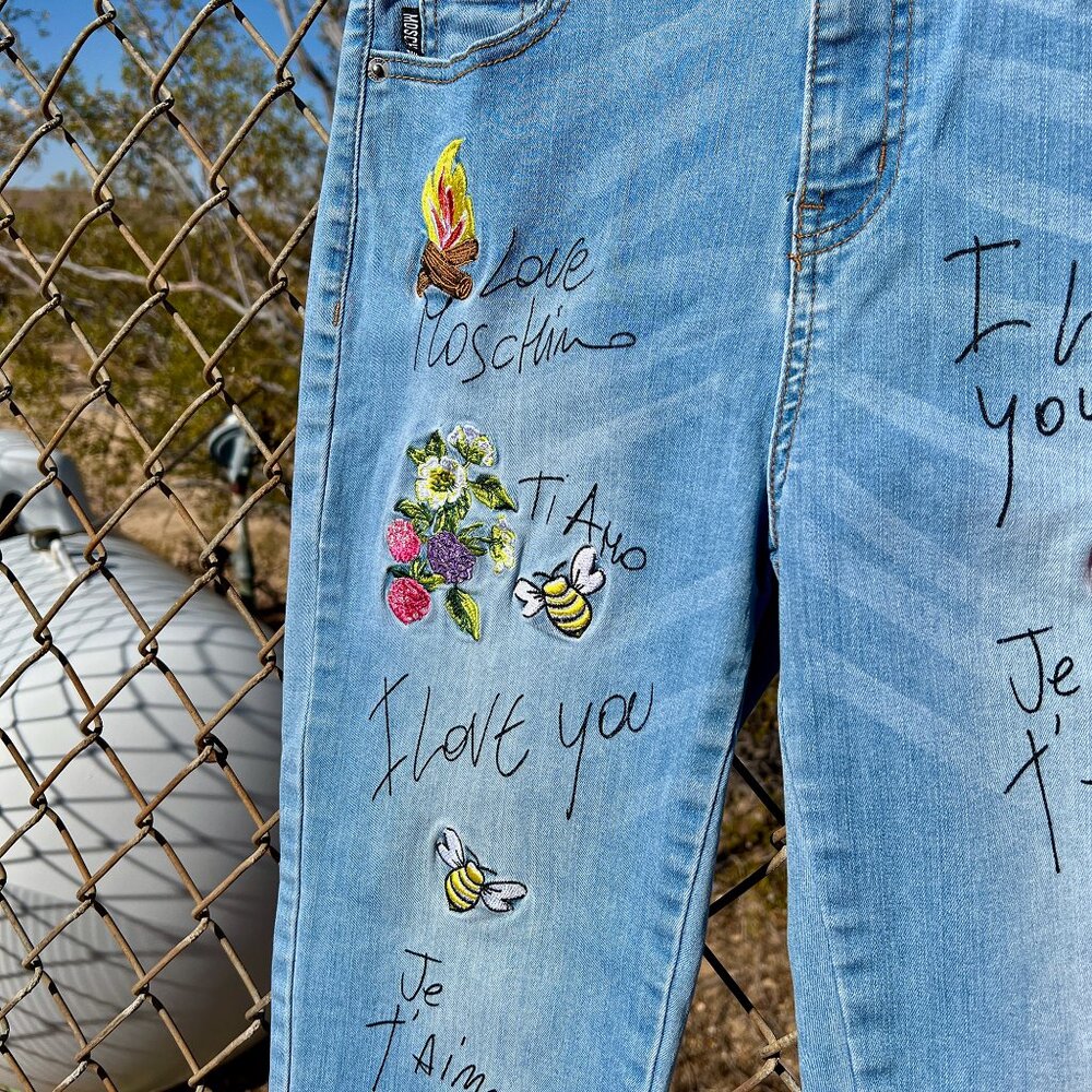Love Moschino Embroidered Boyfriend Jeans, Stretch Straight Leg, Sz 26 Je T'Aime - Picture 4 of 10